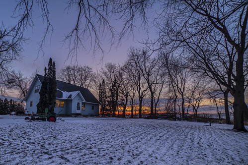 medford mn farm december minnesota snow cold winter bare trees canon 5ds 5dsr rokinon 14mm 28 fields barren desolate hay corn red barn empty sunset