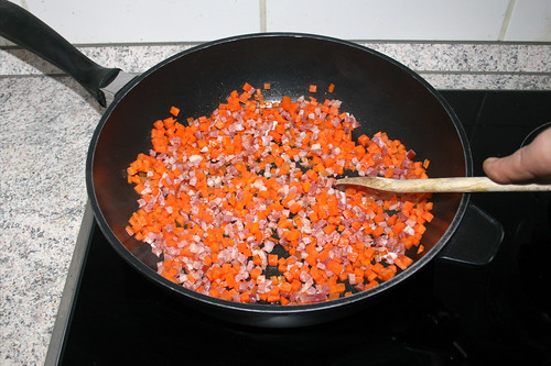 31 - Möhren & Speck andünsten / Braise carrots & bacon