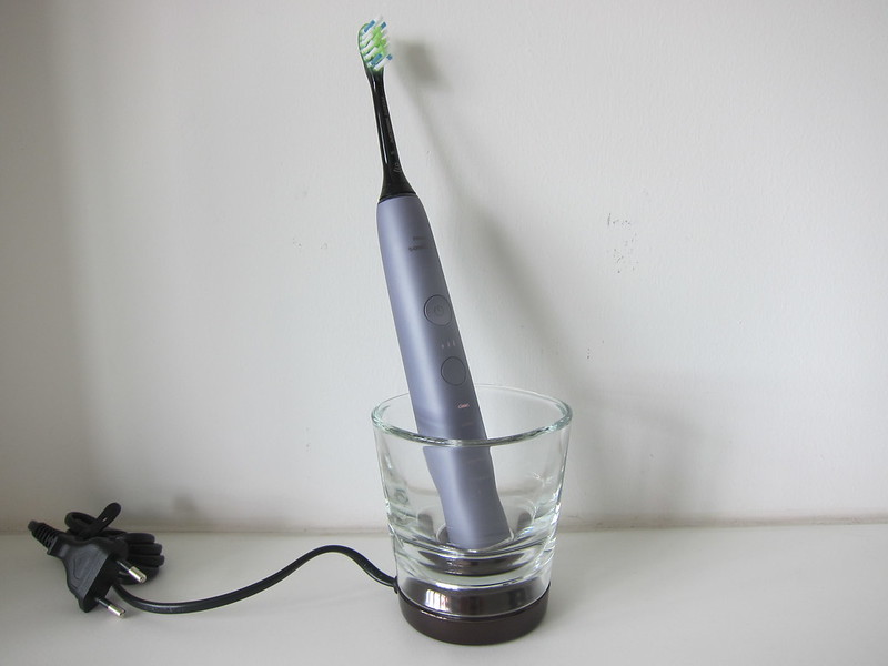 Philips Sonicare DiamondClean Smart - In Charging Cup