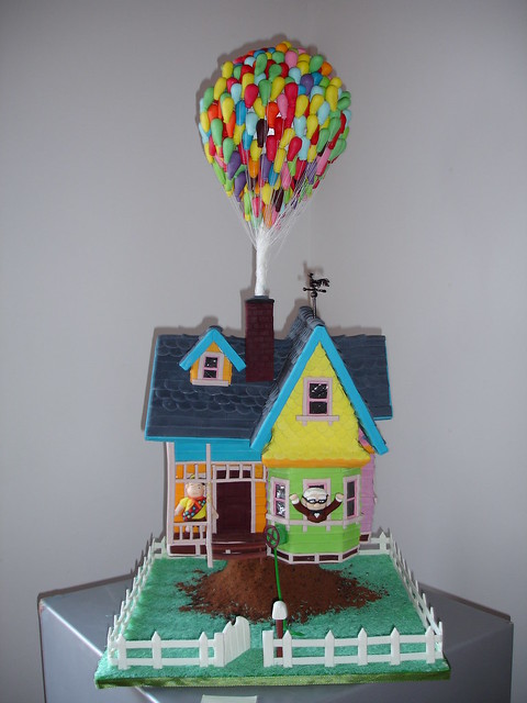 UP Themed Cake from Essência do Bolo by Branca Lopes