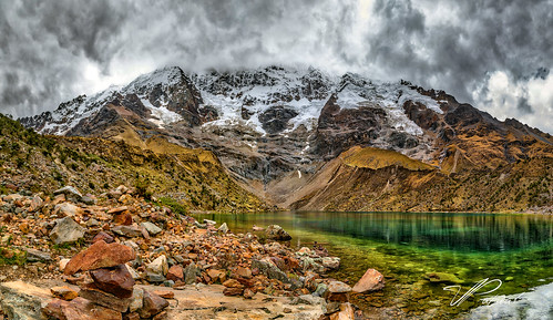 laguna humantay peru mountains mountain montanhas montanha lago lake cuzco pe paisagem grama céu rio água encosta