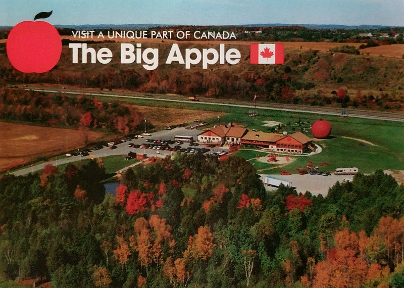 Ontario - Colborne - The Big Apple - airview
