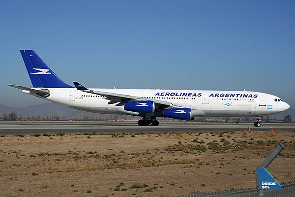 Aerolíneas Argentinas A340-200 SCL (A.Ruiz)
