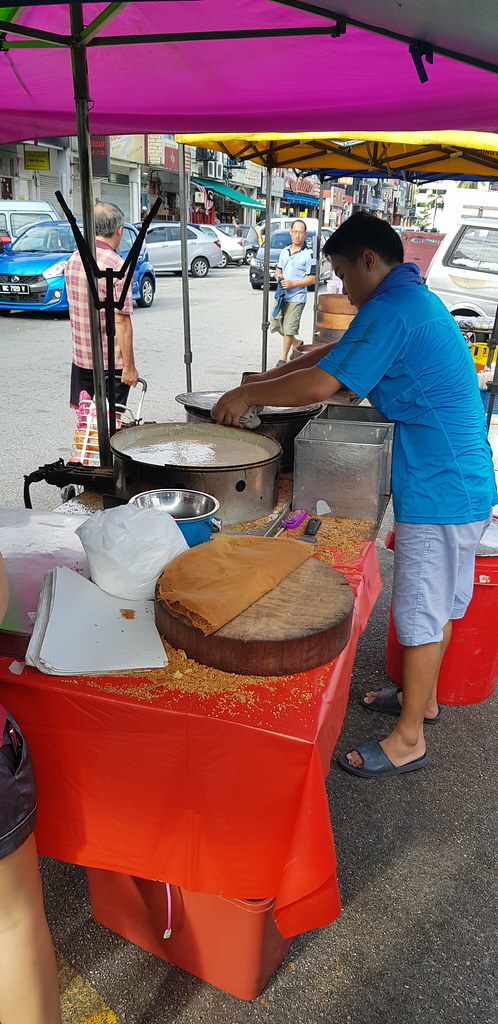 曼煎粿/糕 (Giant Apam/Apom Balik Besar) Man-Jian-Gow $1.50/pc @ Pasar Moden MPSJ Subang Jaya SS15