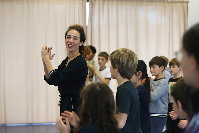 Anabel Veloso initie les écoliers de Soustons au flamenco