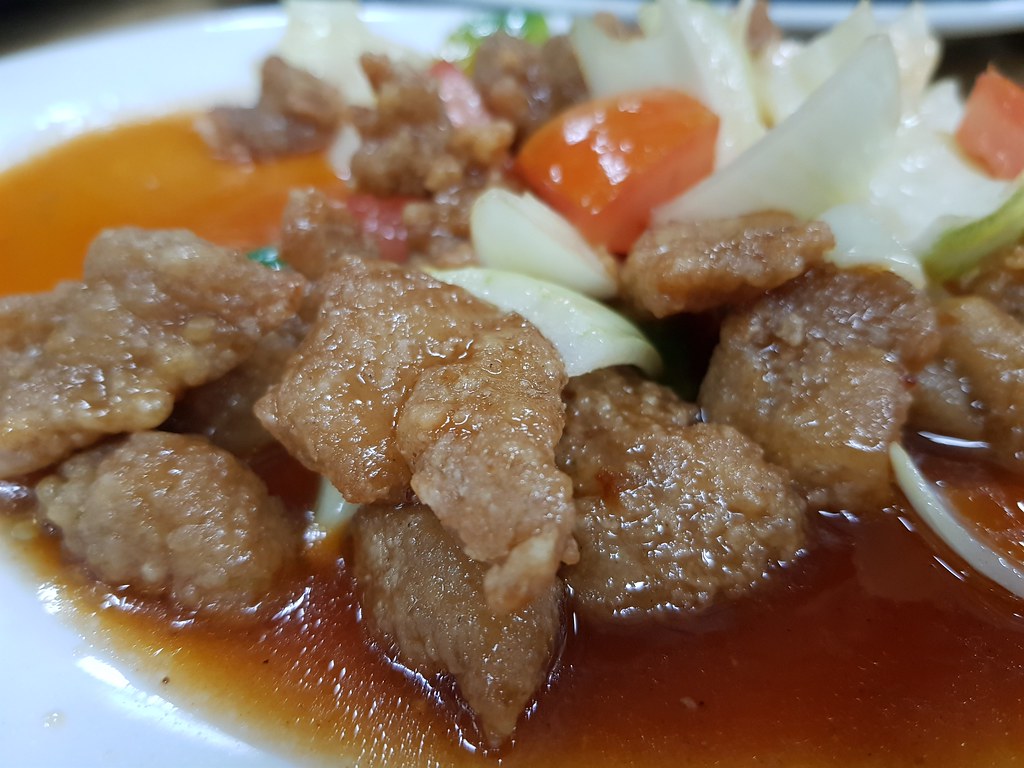 咕噜肉 Sweet and Sour Pork Bites (Gu Lou Yok) $18 @ Restoran F4 Fish Head