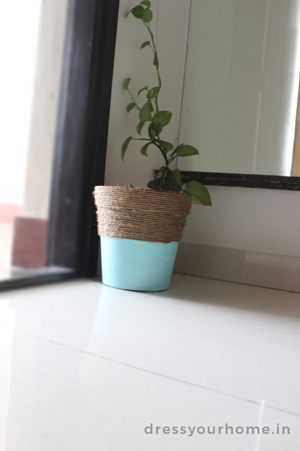 How to paint plastic pots with emulsion for a new look