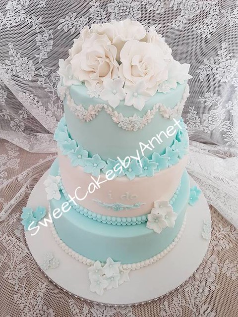 Cake from SweetCakesbyAnnet