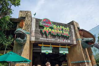 Photo 5 of 6 in the Jurassic Park Rapids Adventure gallery