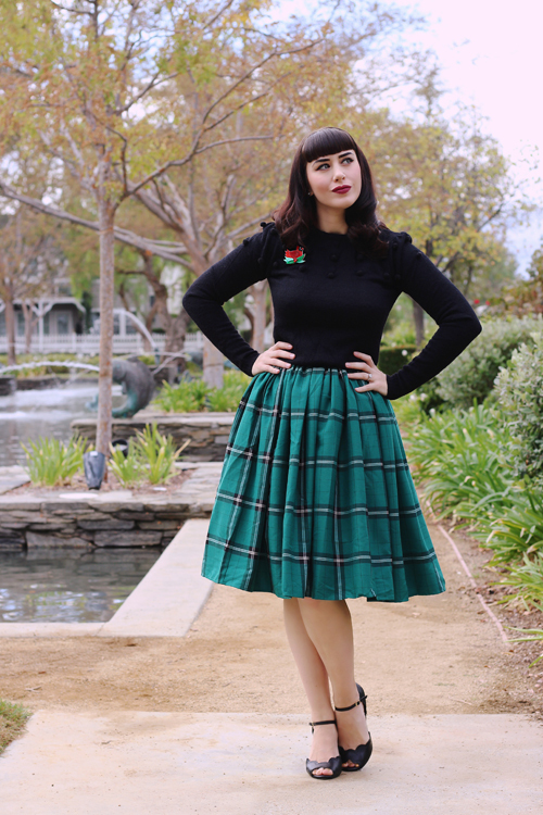 Collectif Mainline Barbara Pom Pom Jumper Collectif Vintage Jasmine Evergreen Check Swing Skirt
