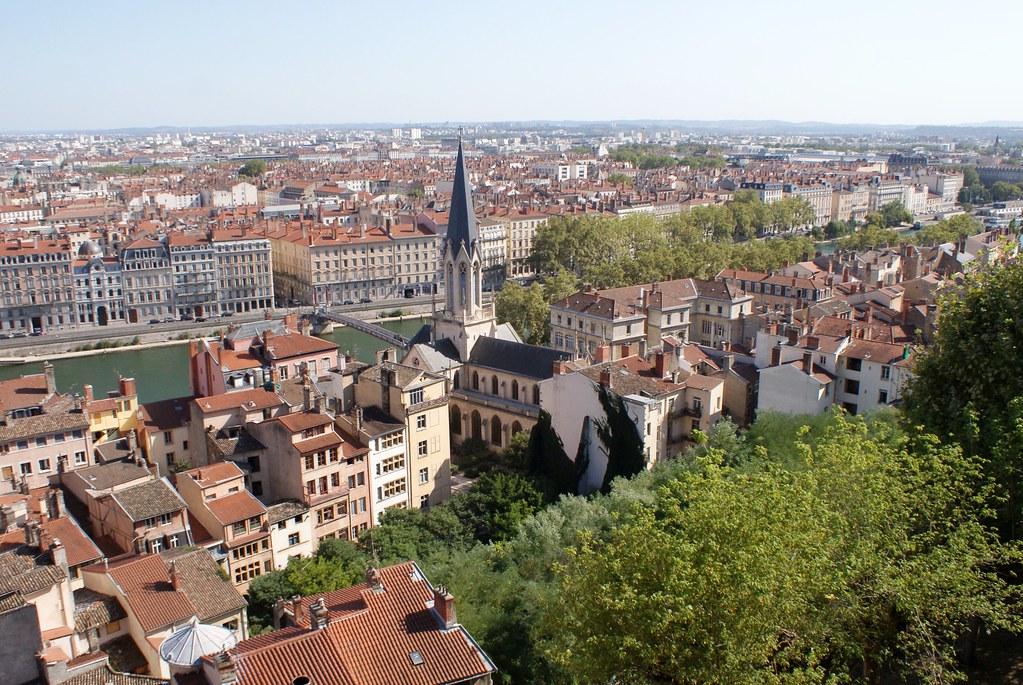 Vieux Lyon : Au premier plan vue sur le quartier de Saint George au sud de Saint Jean à Lyon. Derrière la Saône se trouve en arrière plan la Presqu'ile.