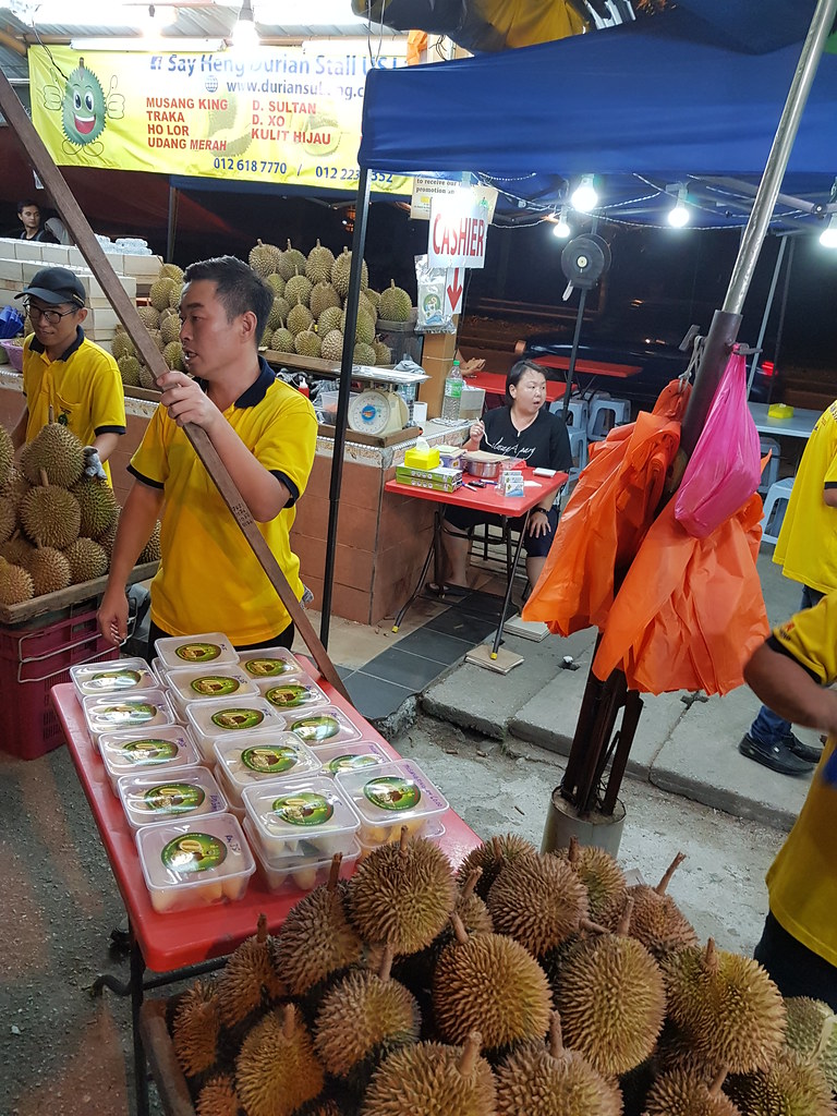 @ Say Heng Durian at Gerai Durian USJ 14
