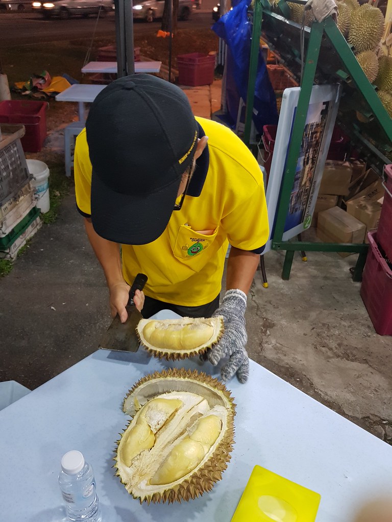 XO 2kg ($23/kg) @ Say Heng Durian at Gerai Durian USJ 14
