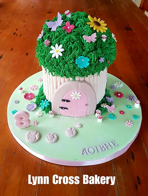 Cake by Lynn Cross Bakery