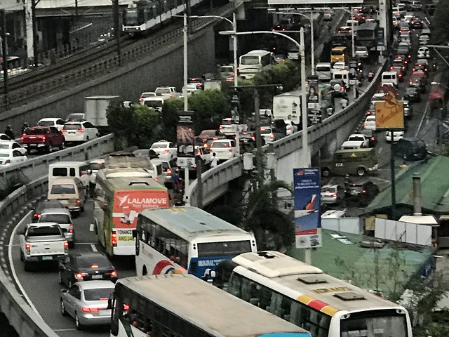 EDSA rush hour heavy traffic Dec 7, 2017