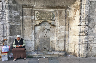 Istanbul - Street scene fountain woman