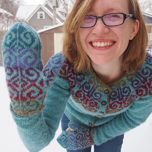 Hi! I realized I never took pictures of the matching sweater and mittens, and, well...problem solved! Merry Christmas, friends!