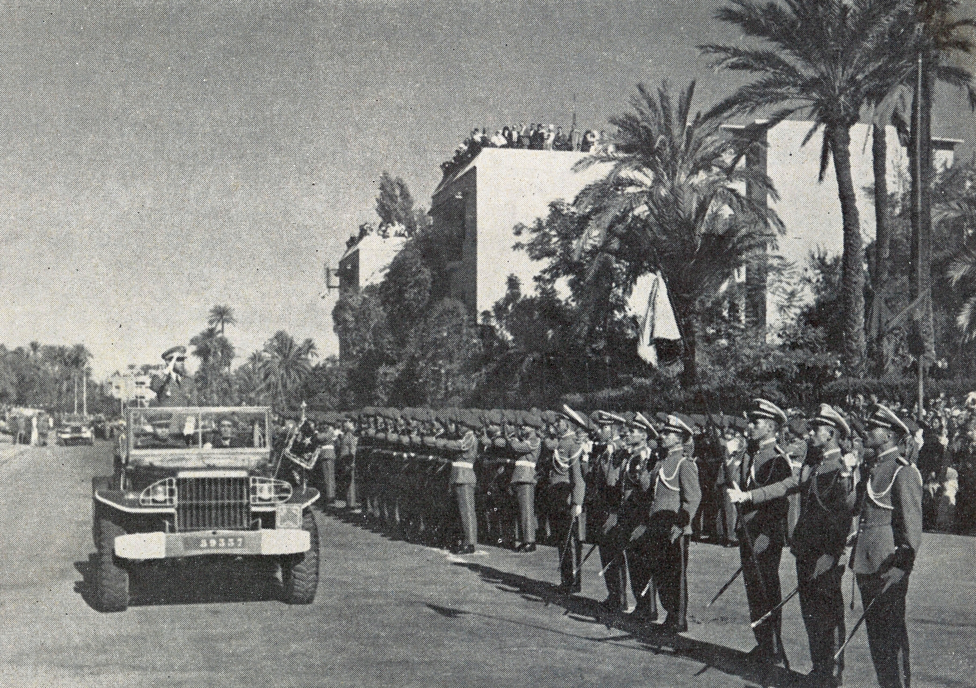 Defilé des FAR à Marrakech le 18 novembre 1961 et 1962 39391147052_aba59ff554_o