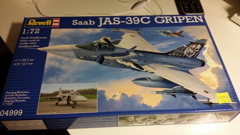 Revell 1/72 Saab JAS-39C Gripen 39527857932_b5d40e44f4_c