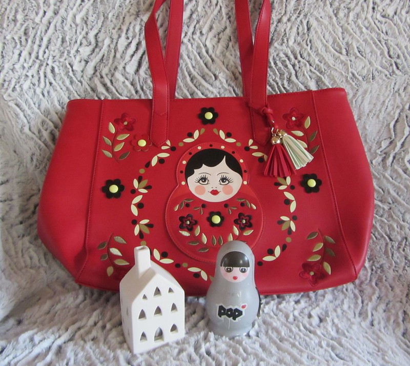 sac-tote-rouge-poupees-russes-maroquinerie-vendula-london-thecityandbeautywordpress.com-blog-mode-femme-IMG_8995 (2)