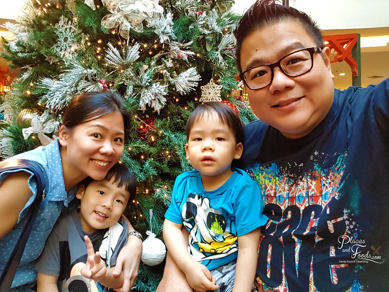 mid valley christmas 2017 family