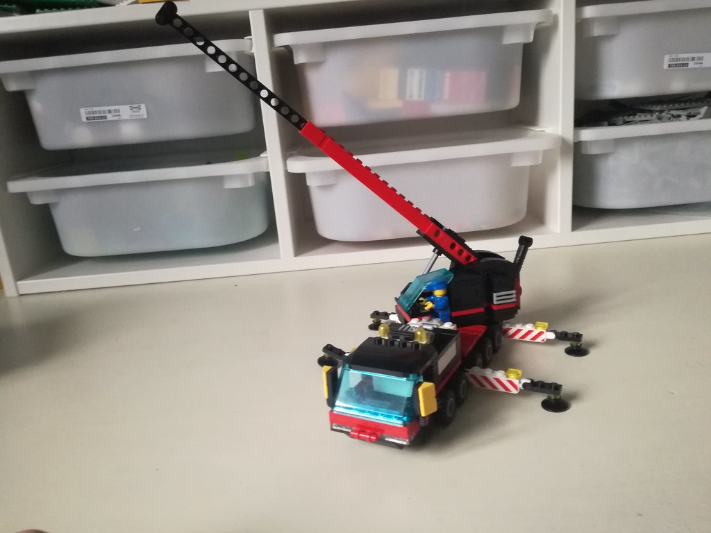 90's style lego city crane