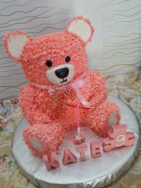 Cute Teddy Bear Cake by Kaye Aytona