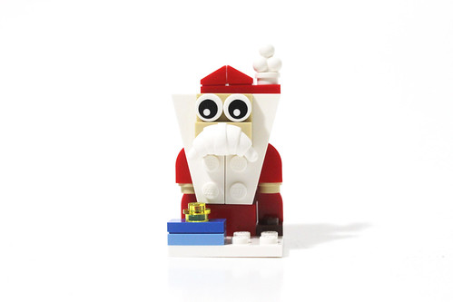 LEGO Seasonal Christmas Build Up (40253) - Day 24