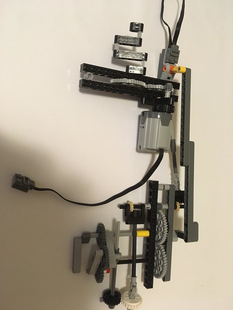 Lego GBC molding machine drivetrain