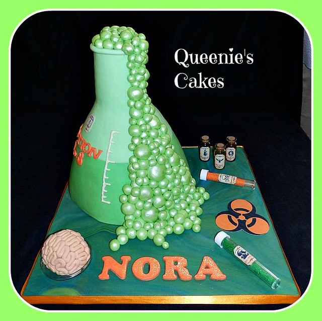 Cake by Queenie's Cakes