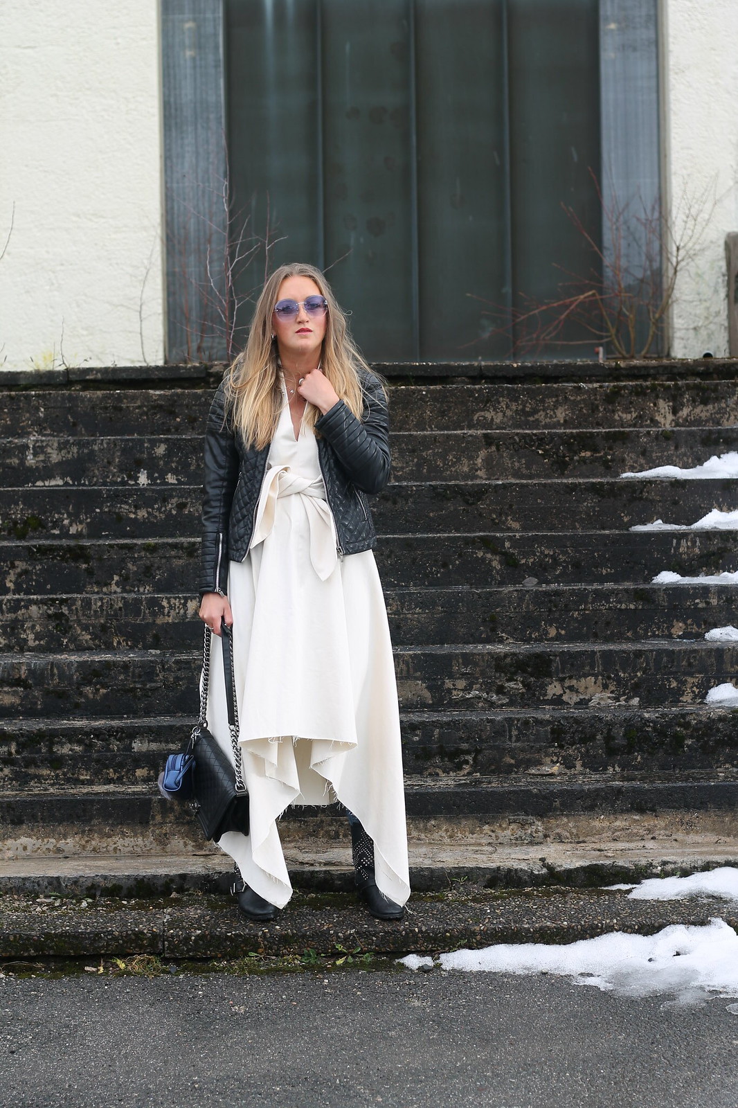dress-over-jeans-whole-outfit-with-sunnies-wiebkembg