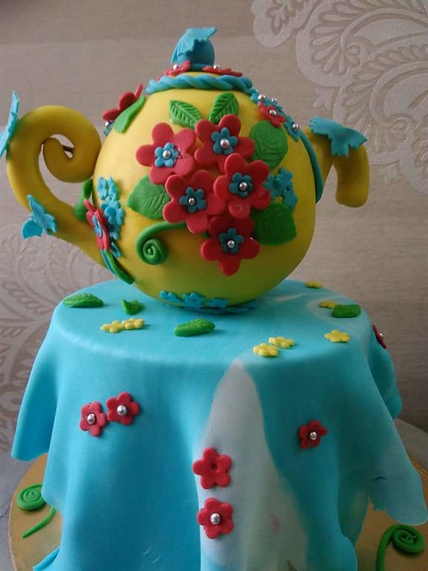 Cake by Gyan Kesarwani of Nandita Creations