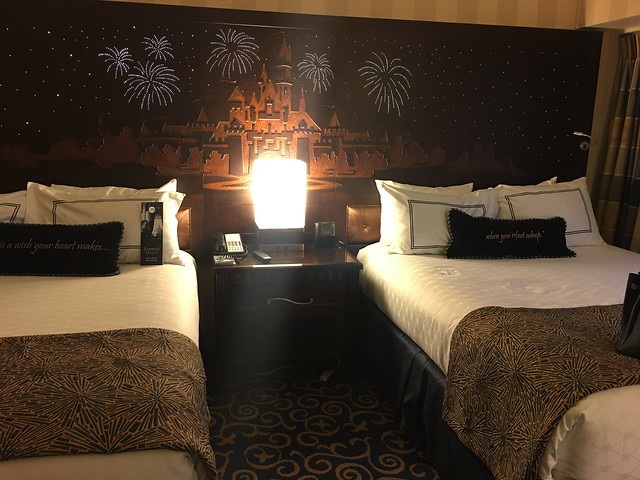 Disneyland Hotel room 2589