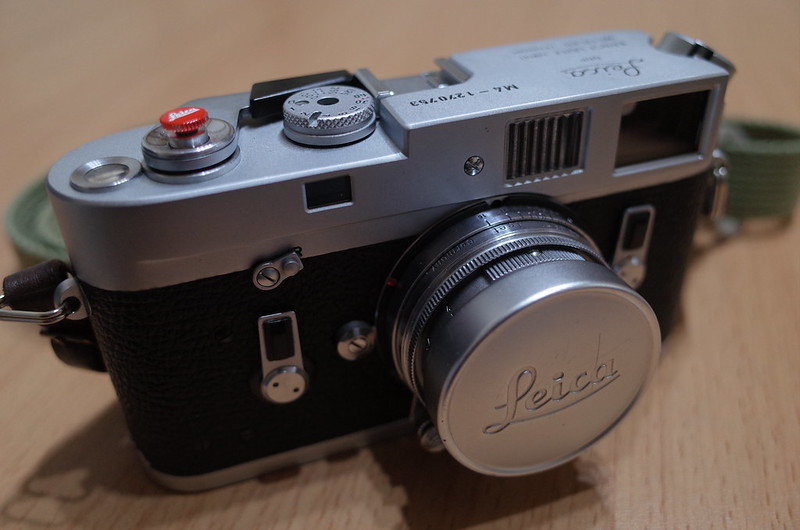 Summicron 50mm f2 0+Leica M4外観正面左側沈胴レンズキャップ