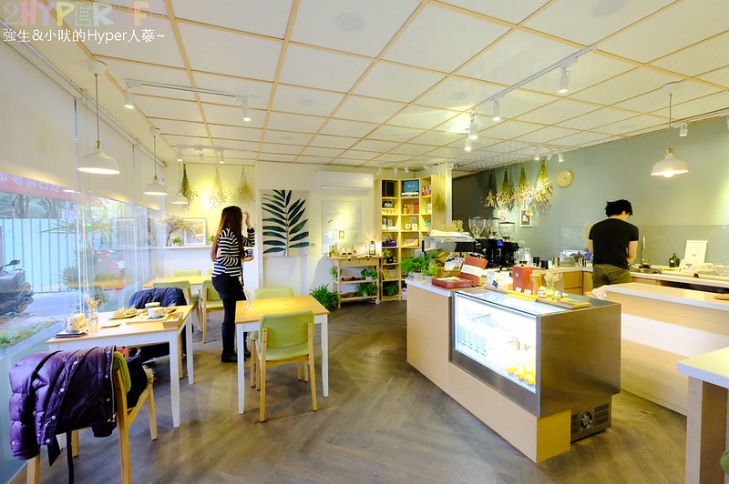yasumi cafe│日系風格咖啡店有著豪厲害的特殊拉花！看見孔雀開屏拉花真是讓我們驚呆啦～ @強生與小吠的Hyper人蔘~