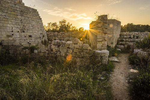 noto notoantica sicilia sicily italia italy ruins castle fortress castello reale donpietrodaragona sunset sun rays
