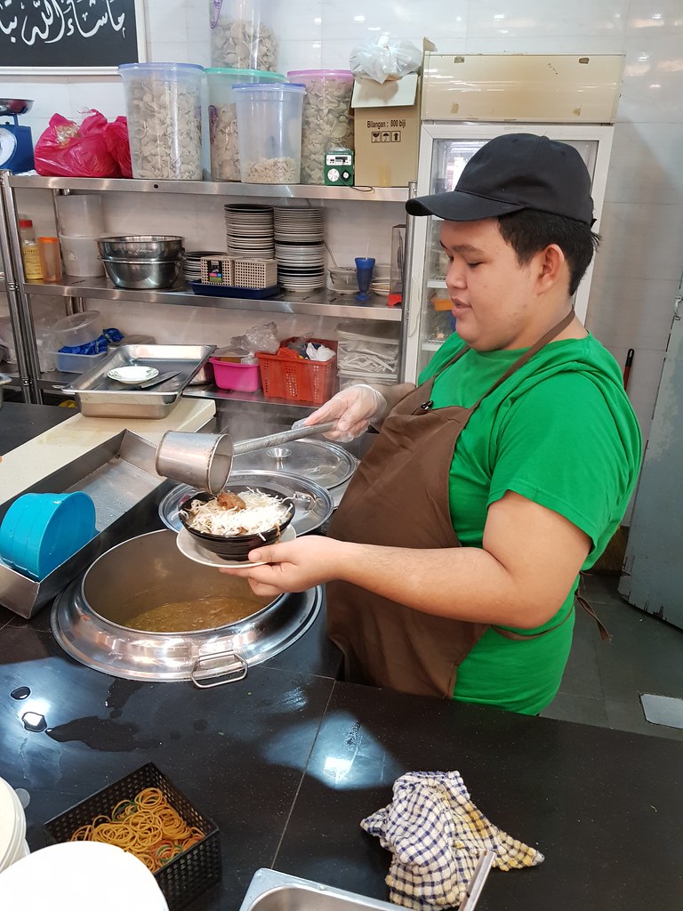 Nasi Impit Soto Ayam $4.50 @ Restoran Hatinie Shah Alam