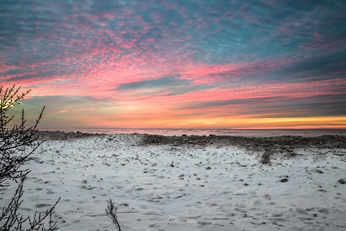 sunrise beach ice color winter doorcounty door county wiconsin snow sturgeon bay lake michigan lakemichigan sand