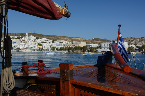 milos grèce villegénérale pointdevue vuedepuisunbateau cyclades greece townglobalview viewfromaboat viewpoint