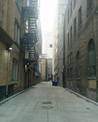 Alley off Church, south of Queen #toronto #alley #laneway #churchstreet #queenstreet #queenstreeteast