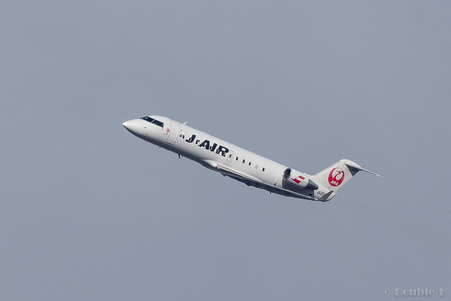 Itami Airport 2018.1.27 (5) JA208J / J-AIR's CRJ-200