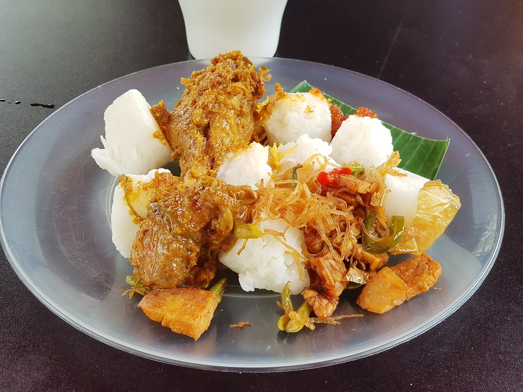 馬來干米糕配雞肉"仁當" Lontong Kering w/Rendang Chicken $0 (Donation meal) @ djoho-food-industry at Masjid Al-Madaniah USJ18