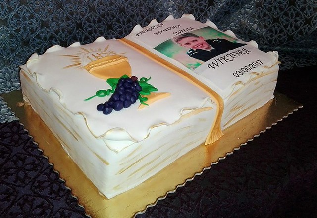 Cake by Dulces De Dorothy