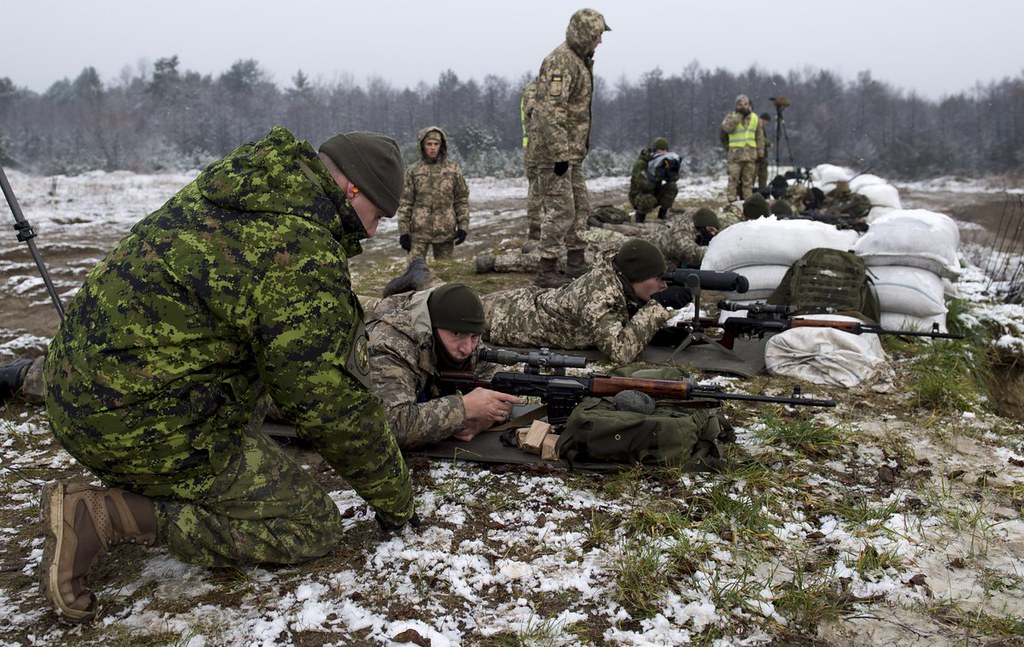 Канадские солдаты в Латвии и Украине (фото) DR_bzkcUMAA1thX