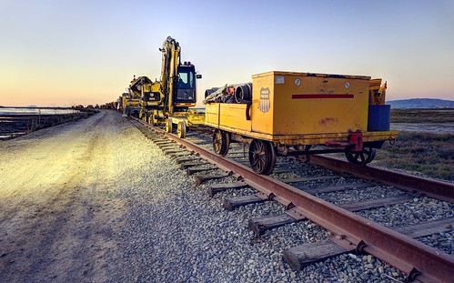 alviso sanjose california siliconvalley sanfranciscobay sanfranciscobayarea railway track railwaytrack construction repair dusk sunset bluehour outdoor sony a6000 selp1650 1xp raw photomatix hdr qualityhdr qualityhdrphotography railroad sky fav200