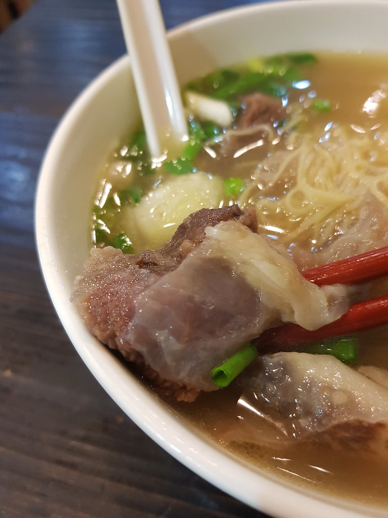 腩湯幼麵 Beef Tenderloin Soup Noodle $45 @ 生龍清湯腩咖喱专卖店 at 深水埗褔榮街99號地下 Fuk Went Street in Sham Shui Po, Hong Kong