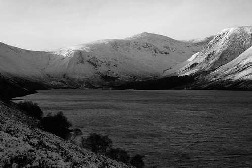 aberdeenshire scotland scottishhighlands highlands winter snow ice lochmuick water loch lake bw monochrome