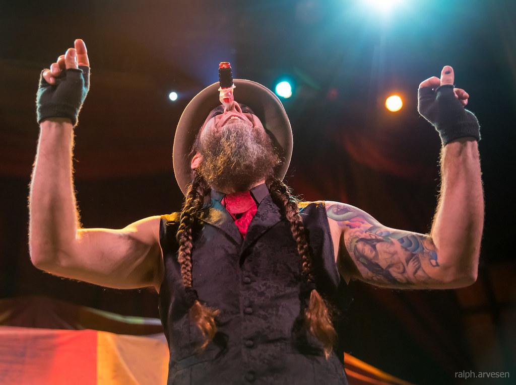 Hellzapoppin Circus Sideshow (Texas Review)