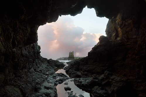 kiamadowns newsouthwales australia au kiama cathedral rock reflection dawn sunrise cave