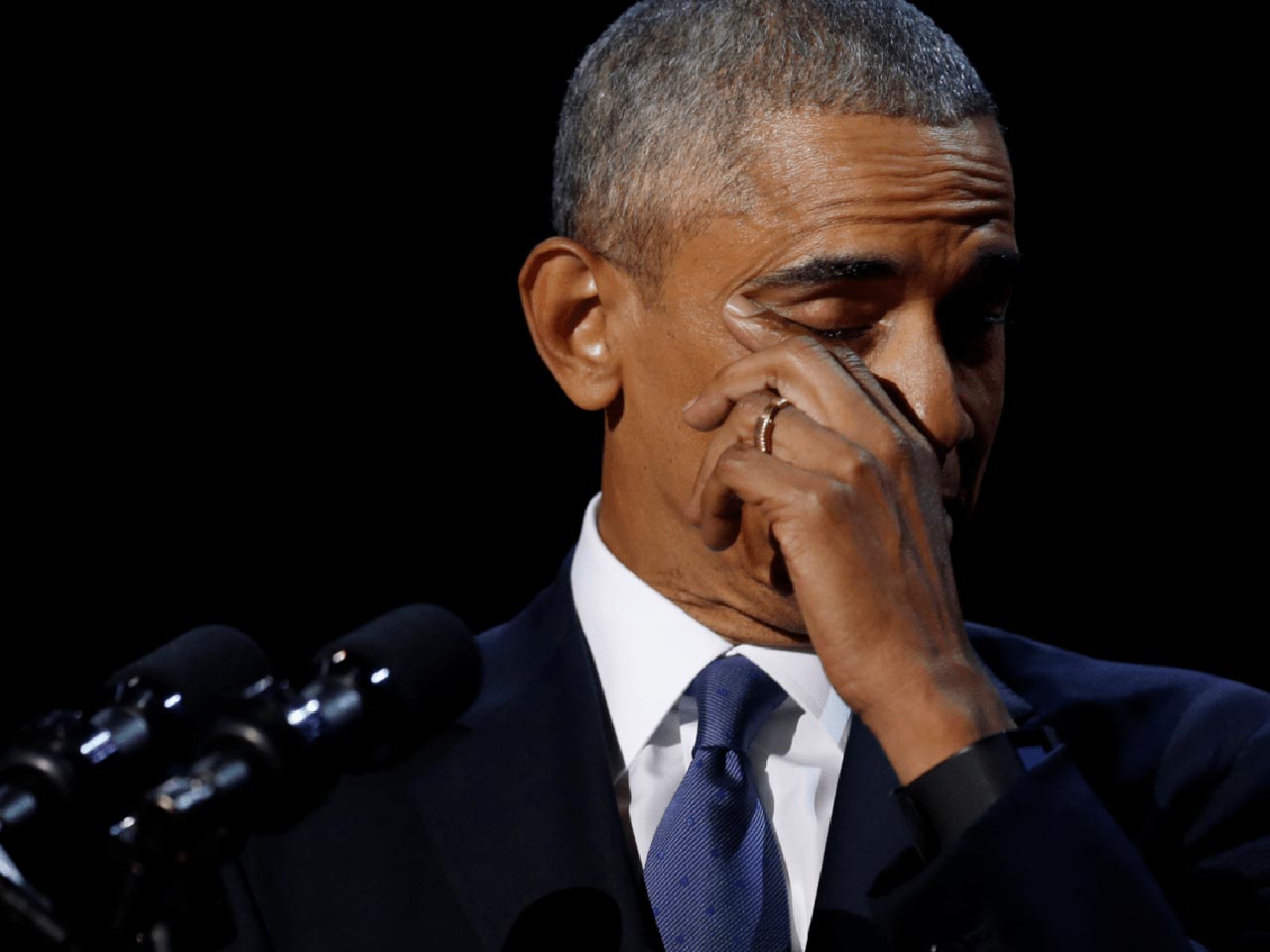 22 Photos From 2017 That Tell A Story: President Barack Obama break into tears while we was delivering his farewell speech in Chicago, Illinois.